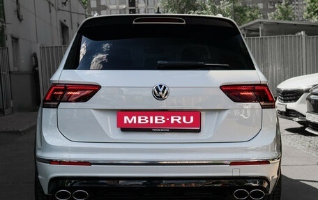 Volkswagen Tiguan II, 2018 год, 2 990 000 рублей, 6 фотография