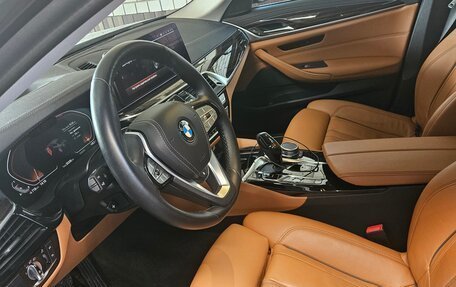 BMW 5 серия, 2021 год, 4 600 000 рублей, 2 фотография