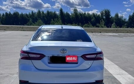 Toyota Camry, 2021 год, 3 600 000 рублей, 4 фотография