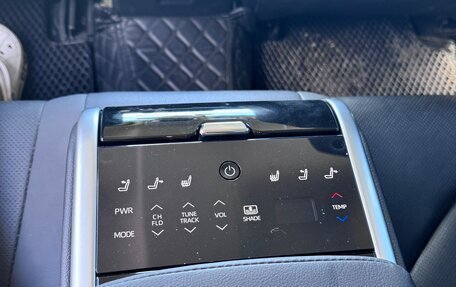 Toyota Camry, 2021 год, 3 600 000 рублей, 12 фотография