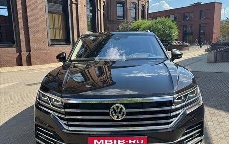 Volkswagen Touareg III, 2019 год, 6 100 000 рублей, 2 фотография