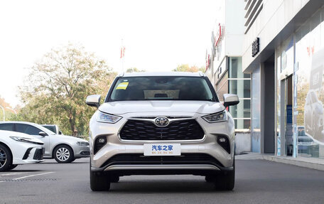 Toyota Highlander, 2026 год, 5 000 000 рублей, 4 фотография