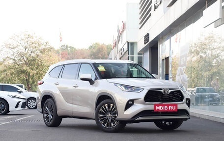 Toyota Highlander, 2026 год, 5 000 000 рублей, 3 фотография