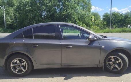 Chevrolet Cruze II, 2010 год, 510 000 рублей, 6 фотография