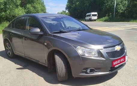 Chevrolet Cruze II, 2010 год, 510 000 рублей, 7 фотография