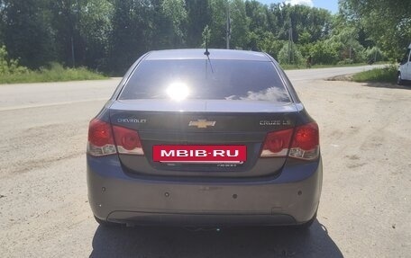 Chevrolet Cruze II, 2010 год, 510 000 рублей, 4 фотография