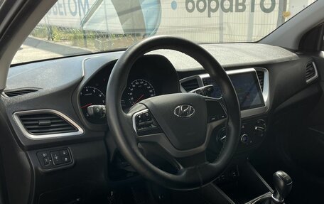 Hyundai Solaris II рестайлинг, 2018 год, 1 150 000 рублей, 3 фотография