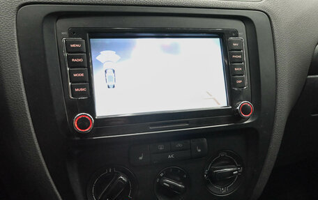 Volkswagen Jetta VI, 2013 год, 920 000 рублей, 13 фотография