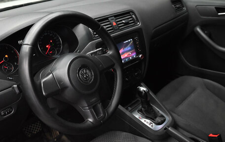 Volkswagen Jetta VI, 2013 год, 920 000 рублей, 15 фотография