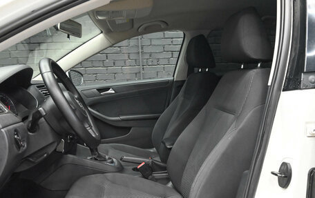 Volkswagen Jetta VI, 2013 год, 920 000 рублей, 16 фотография