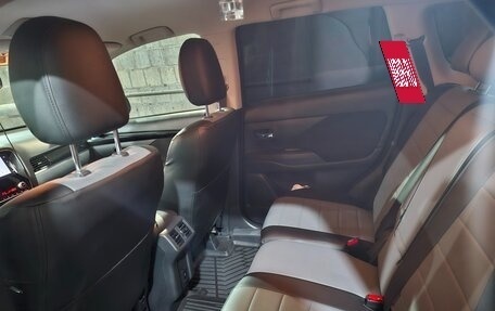 Mitsubishi Outlander III рестайлинг 3, 2020 год, 2 350 000 рублей, 12 фотография