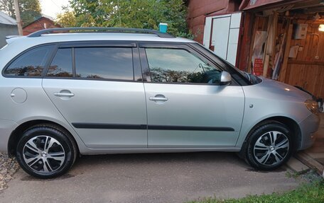 Skoda Fabia II, 2010 год, 600 000 рублей, 2 фотография