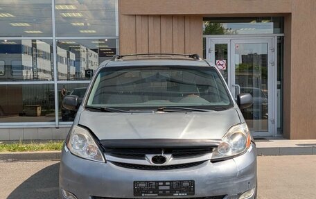 Toyota Sienna II рестайлинг, 2007 год, 700 000 рублей, 2 фотография