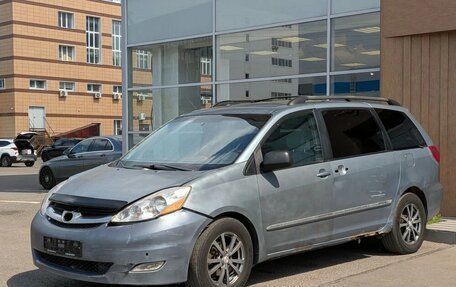Toyota Sienna II рестайлинг, 2007 год, 700 000 рублей, 3 фотография