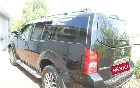 Nissan Pathfinder, 2011 год, 1 420 000 рублей, 2 фотография