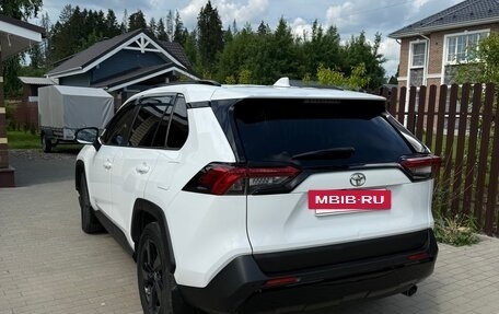Toyota RAV4, 2021 год, 3 400 000 рублей, 4 фотография