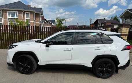 Toyota RAV4, 2021 год, 3 400 000 рублей, 5 фотография