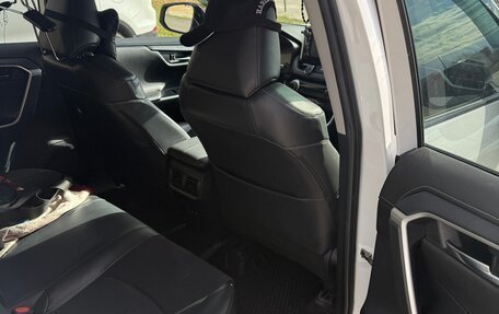Toyota RAV4, 2021 год, 3 400 000 рублей, 12 фотография
