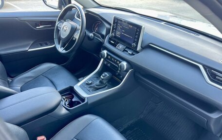 Toyota RAV4, 2021 год, 3 599 000 рублей, 13 фотография