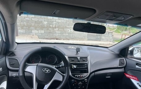 Hyundai Solaris II рестайлинг, 2014 год, 880 000 рублей, 5 фотография