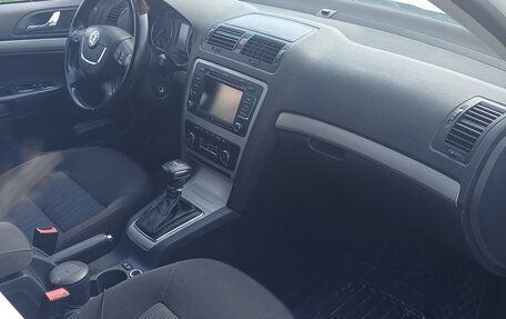 Skoda Octavia, 2011 год, 8 фотография