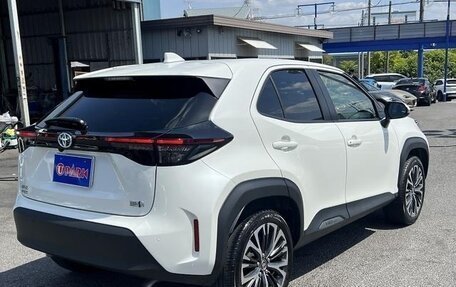 Toyota Yaris Cross, 2022 год, 1 670 000 рублей, 5 фотография