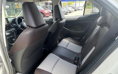 Toyota Yaris Cross, 2022 год, 1 670 000 рублей, 12 фотография