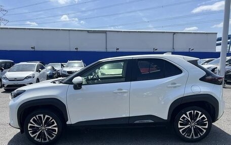 Toyota Yaris Cross, 2022 год, 1 670 000 рублей, 8 фотография