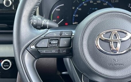 Toyota Yaris Cross, 2022 год, 1 670 000 рублей, 14 фотография