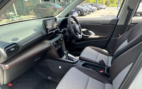 Toyota Yaris Cross, 2022 год, 1 670 000 рублей, 13 фотография