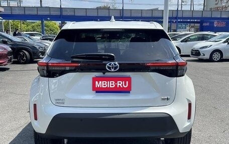 Toyota Yaris Cross, 2022 год, 1 670 000 рублей, 6 фотография