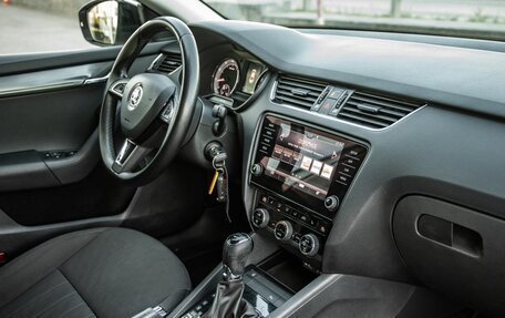 Skoda Octavia, 2017 год, 1 848 000 рублей, 19 фотография