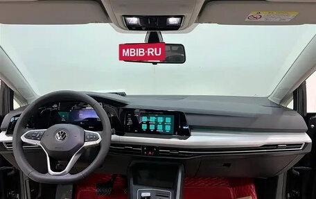 Volkswagen Golf VIII, 2022 год, 1 740 000 рублей, 8 фотография