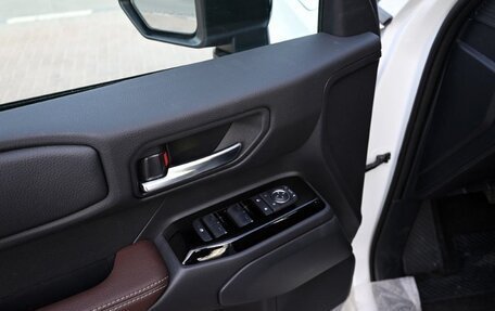 Toyota Land Cruiser Prado, 2025 год, 10 076 000 рублей, 29 фотография