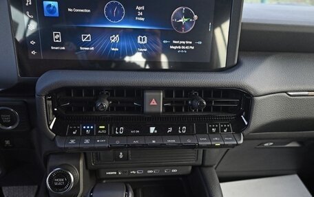 Toyota Land Cruiser Prado, 2025 год, 10 076 000 рублей, 34 фотография