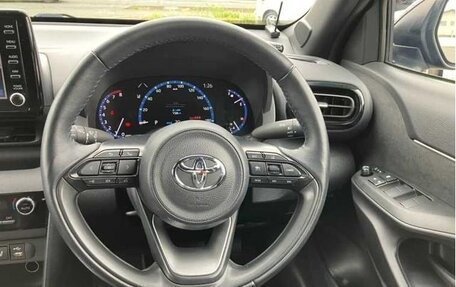 Toyota Yaris Cross, 2022 год, 1 560 000 рублей, 7 фотография