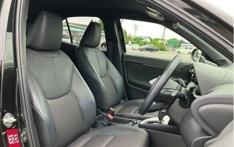 Toyota Yaris Cross, 2022 год, 1 560 000 рублей, 9 фотография