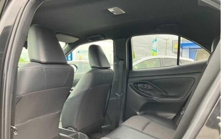 Toyota Yaris Cross, 2022 год, 1 560 000 рублей, 11 фотография