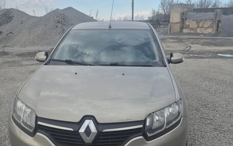 Renault Logan II, 2016 год, 710 000 рублей, 1 фотография