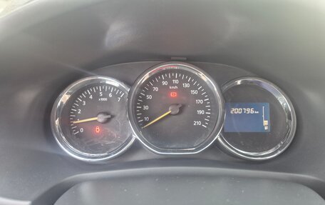 Renault Logan II, 2016 год, 710 000 рублей, 6 фотография