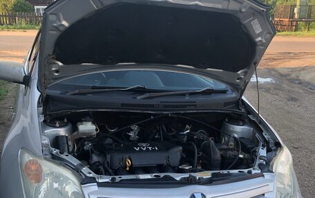 Toyota Ist II, 2003 год, 497 000 рублей, 3 фотография