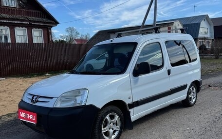 Peugeot Partner II рестайлинг 2, 2010 год, 440 000 рублей, 1 фотография
