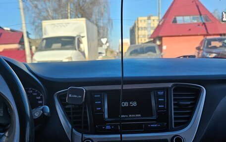 Hyundai Solaris II рестайлинг, 2017 год, 600 000 рублей, 4 фотография