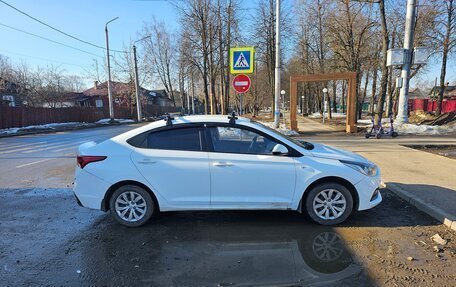 Hyundai Solaris II рестайлинг, 2017 год, 600 000 рублей, 10 фотография