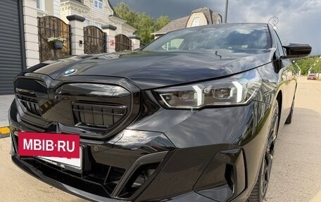 BMW 5 серия, 2023 год, 6 950 000 рублей, 2 фотография