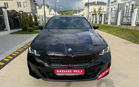 BMW 5 серия, 2023 год, 6 950 000 рублей, 3 фотография
