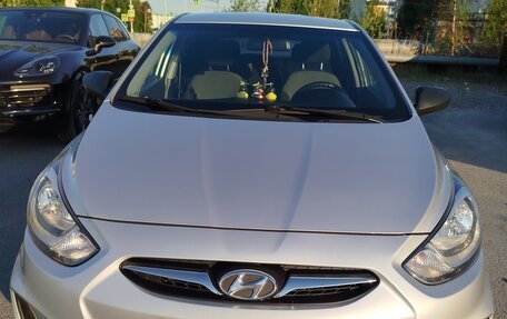 Hyundai Solaris II рестайлинг, 2014 год, 1 150 000 рублей, 2 фотография