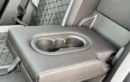 Volkswagen Tiguan II, 2023 год, 2 700 000 рублей, 16 фотография