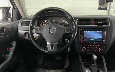 Volkswagen Jetta VI, 2011 год, 1 159 000 рублей, 11 фотография