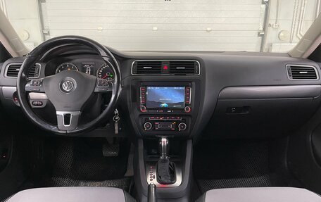 Volkswagen Jetta VI, 2011 год, 1 159 000 рублей, 10 фотография
